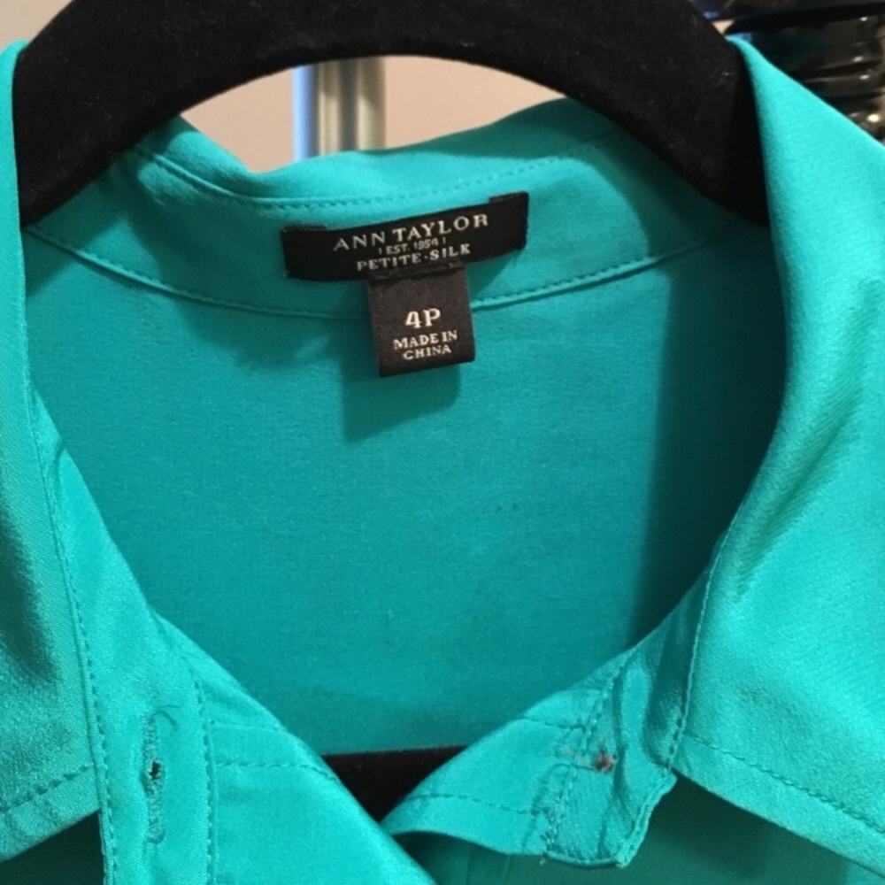 Beautiful Turquoise Ann Taylor Silk Blouse - Picture 2 of 2